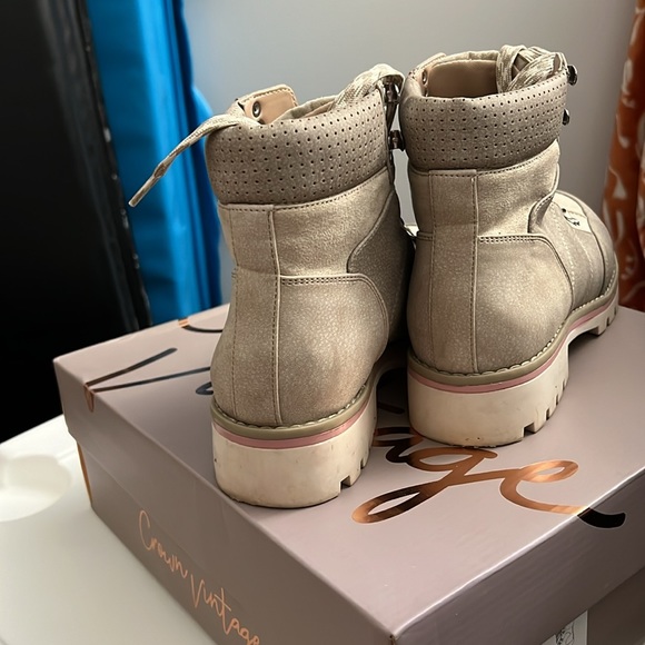 Crown vintage boots - Picture 4 of 4